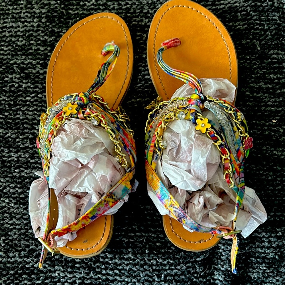 Zigisoho fancy beaded & charm thong sandals